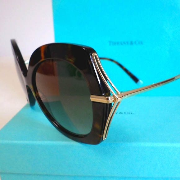 Tiffany&Co sunglasses in Tortoise Acetate with Brown Gradient Lenses New in box - Picture 6 of 6